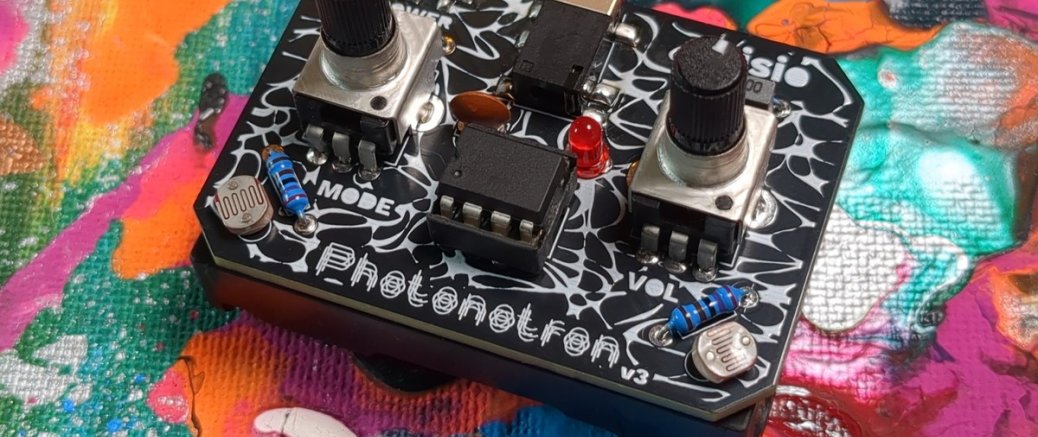 Photonotron Photonotron