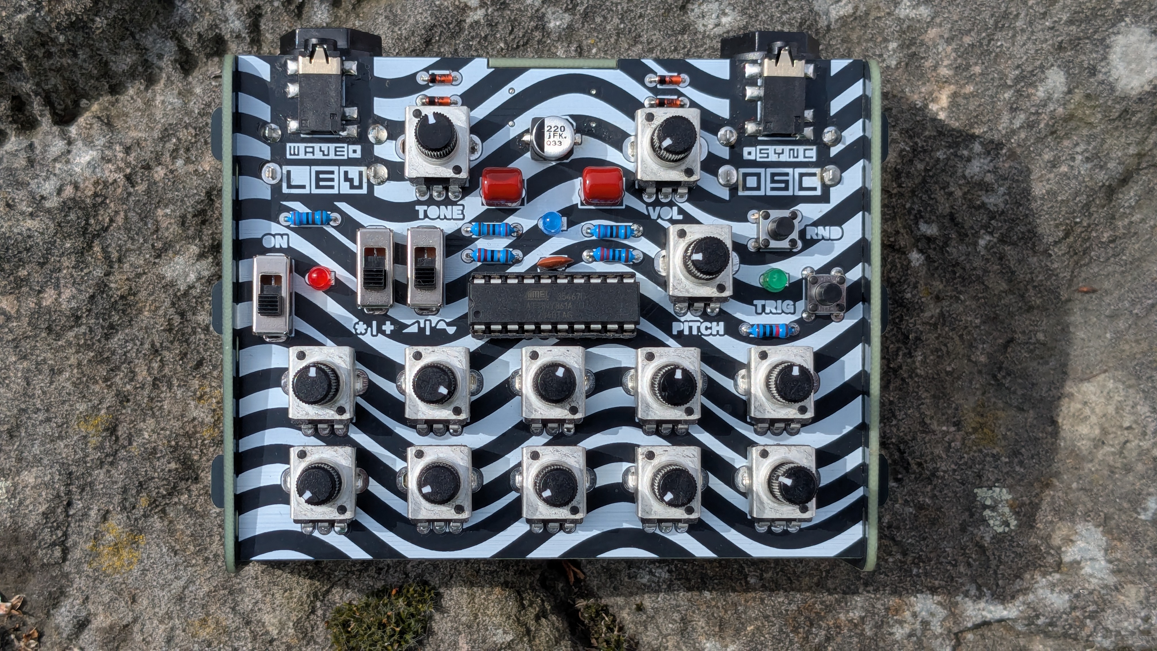 levOSC_v2_im01
